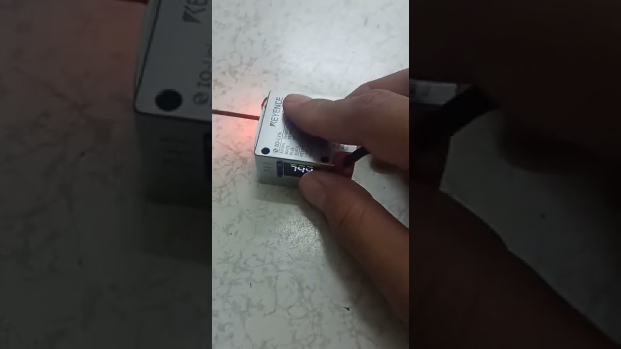 Setting sensor keyence