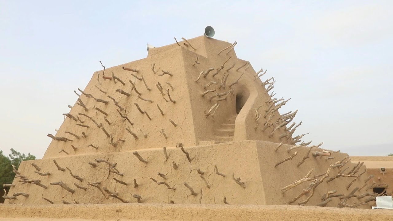 Mali: une merveille de 500 ans se refait une jeunesse, malgré les périls | AFP