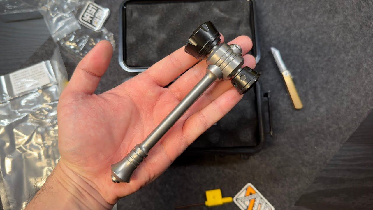 Unboxing the Hammer fidget by WanWu… 🔨