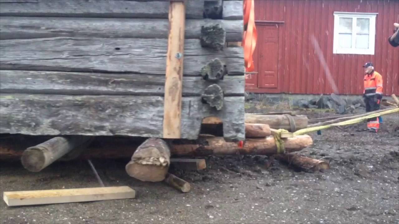 Flytting av &Aring;rlottnaustet