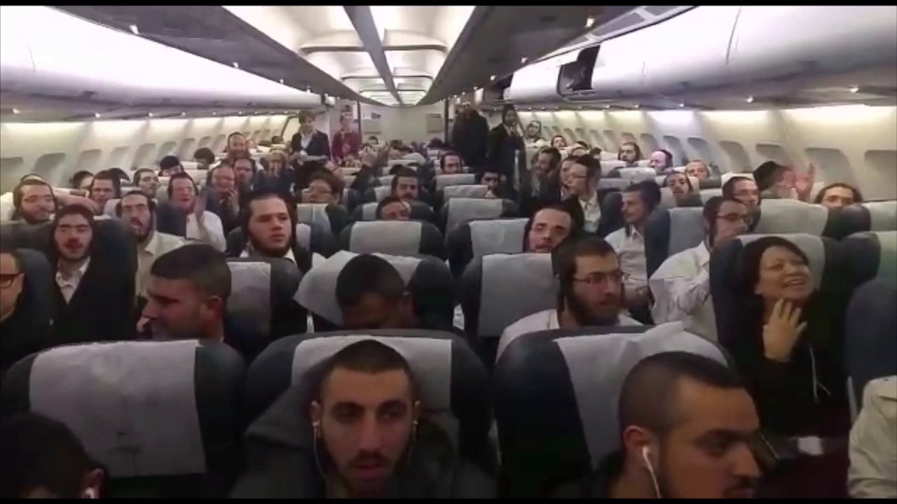 Yeshiva Students Conduct Kumzits On Plane During Flight