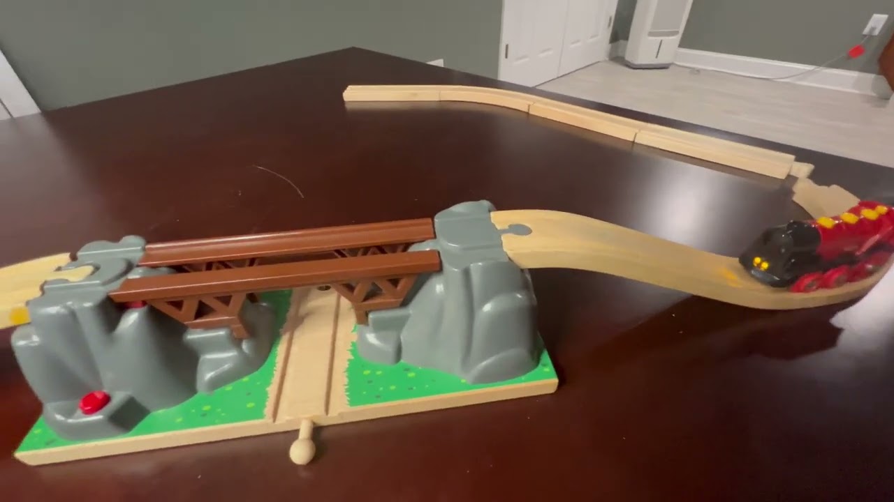 BRIO World - 33391 Collapsing Bridge | 3 Piece Toy Train Accessory for Kids Age 3 and Up