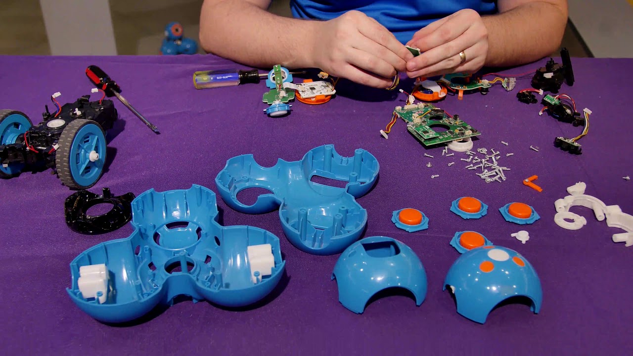 Dash Robot Take-Apart - Educator Moment