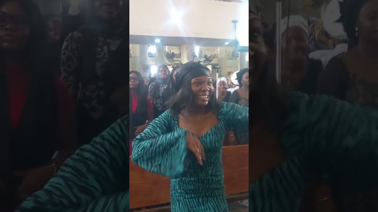 HOT PRAISE AND WORSHIP EXPERIENCE AT GUARDIAN ANGEL CATHOLIC POLICE CHAPEL LUGBE ABUJA 