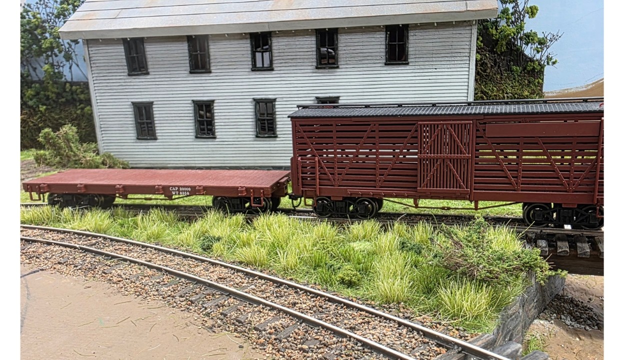 Ещё один день с макетом в масштабах HO и On30.