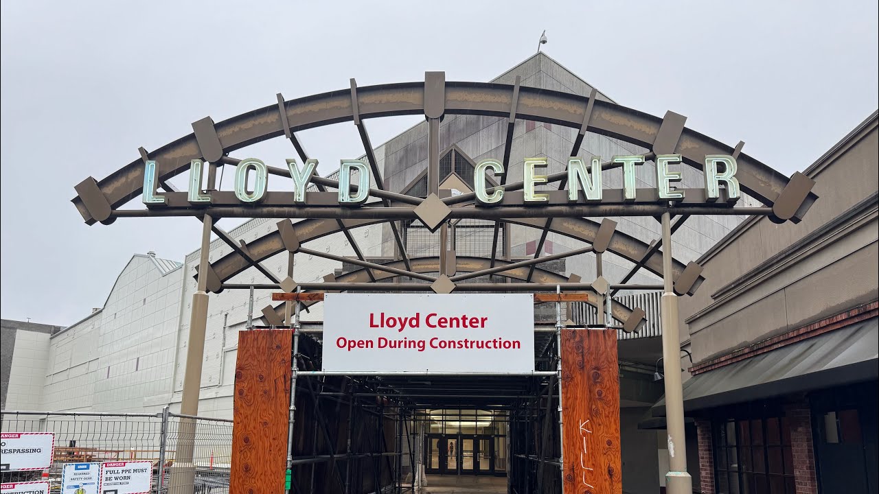 Montgomery Hydraulic Elevator @ Lloyd Center Mall Portland, OR