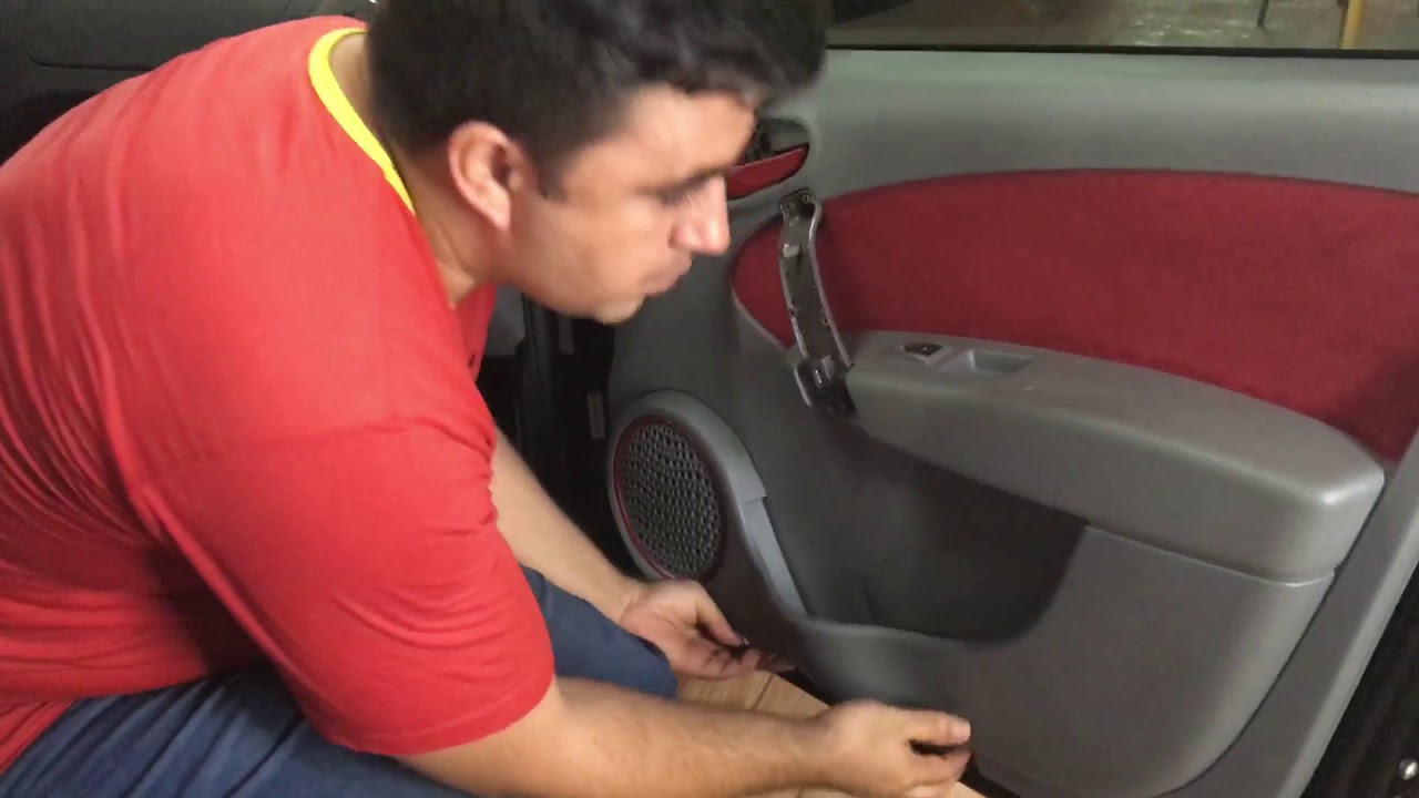 Como Retirar o forro de porta do Palio Sporting