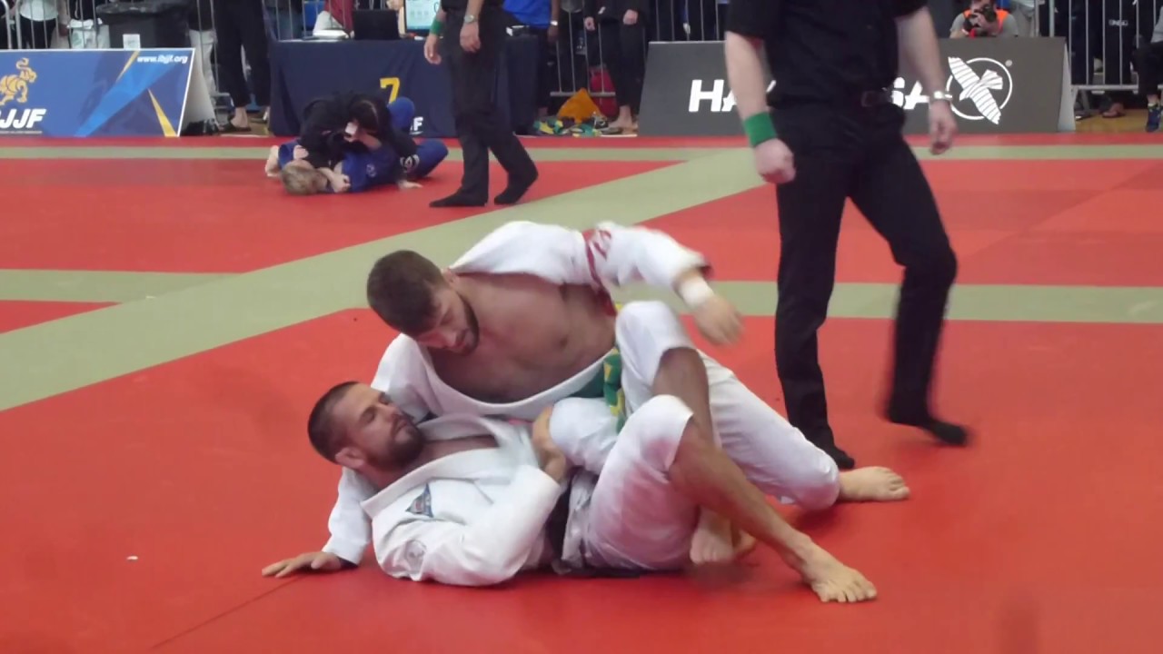 Jake Mackenzie vs Oliver Lovell - IBJJF London Fall Open 2017 - Black Adult - Light