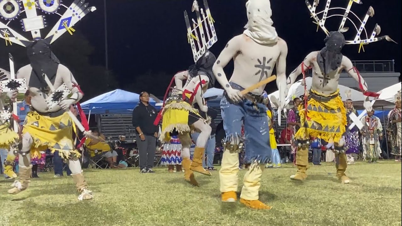 Apache Crown Dancers & Forestdale Blue Stone Singers 