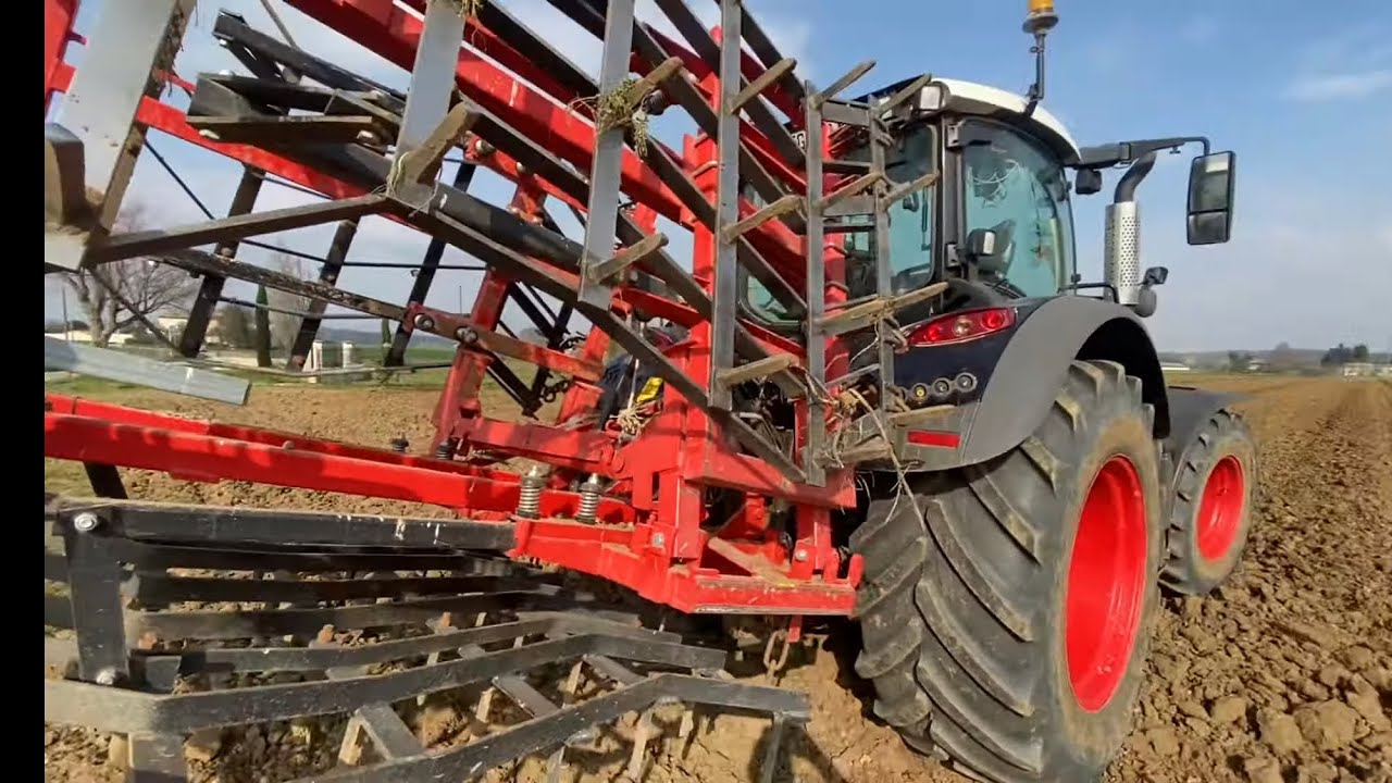 Reprise de labours avec la herse plate (petit problème de soudure...)