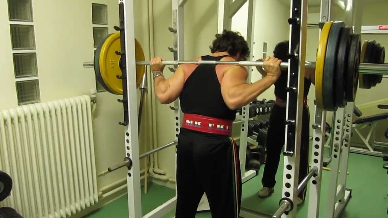 Fr&eacute;d&eacute;ric Delavier squats part 1