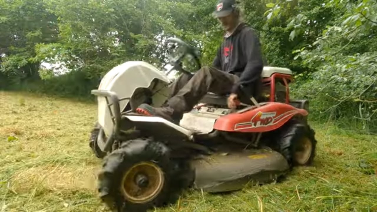 Tev espace vert: Chantier débroussaillage avec l'orec rabbit d'herbe haute.     Overgrown mowing