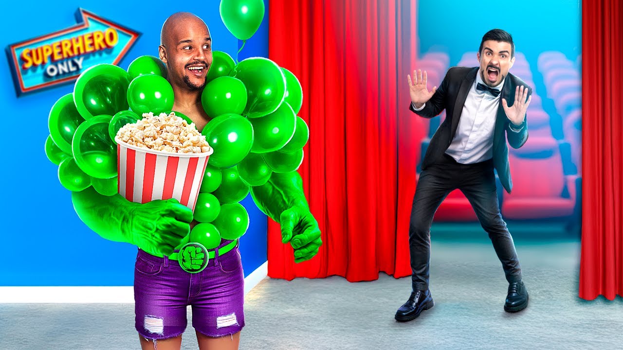 Super-her&oacute;is falsos vs super-her&oacute;is reais! Desafio f&aacute;cil de entrar furtivamente nos filmes! Parte 2