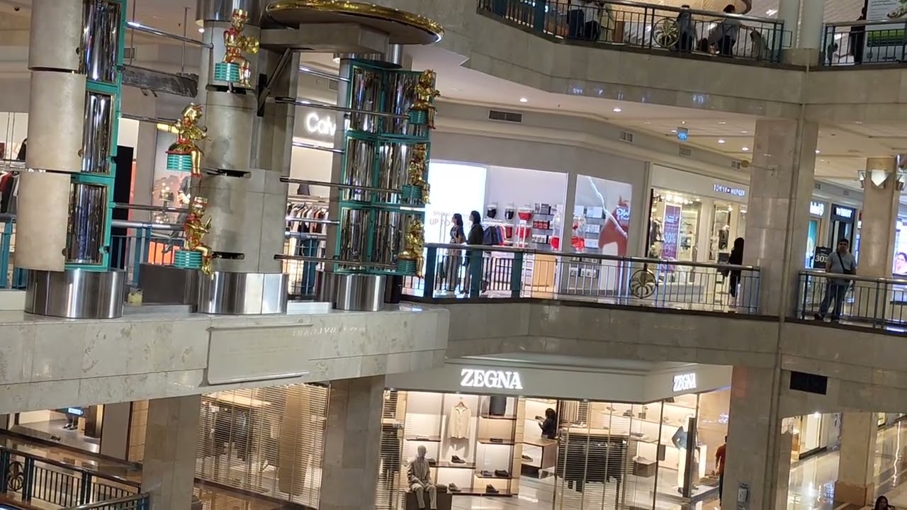 Plaza Senayan clock jam 8  akhirnya yang boneka cewe nya udh aman hr sabtu tanggal 17 January 2026