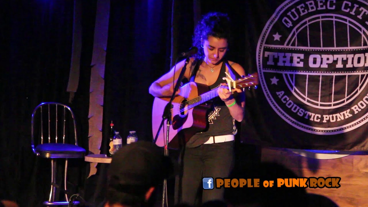 JENN FIORENTINO - Lookers (The Menzingers) @ Acoustic Fest, Québec City QC - 2017-11-04