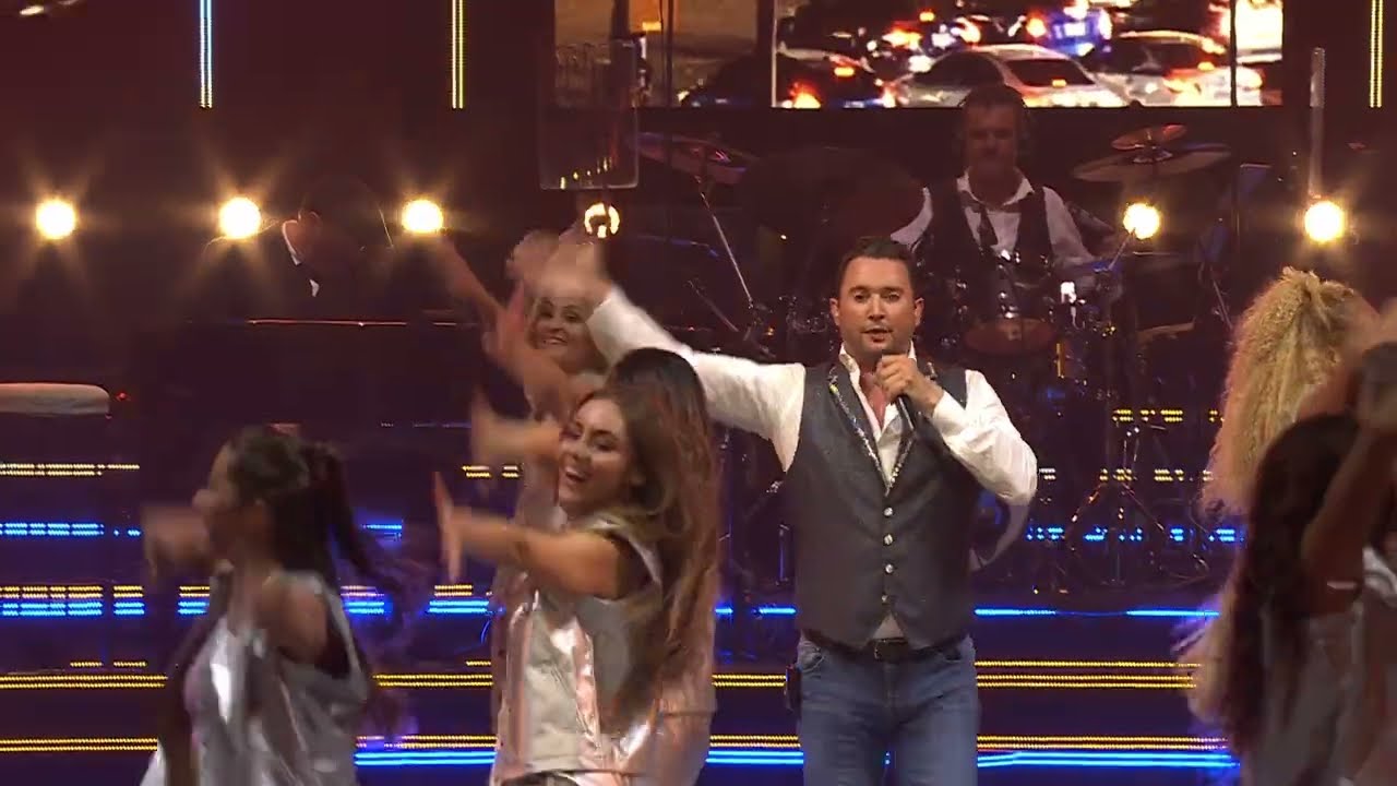 Tino Martin – Vanavond (Uit M'n Bol) [Live in de Ziggo Dome 2024]