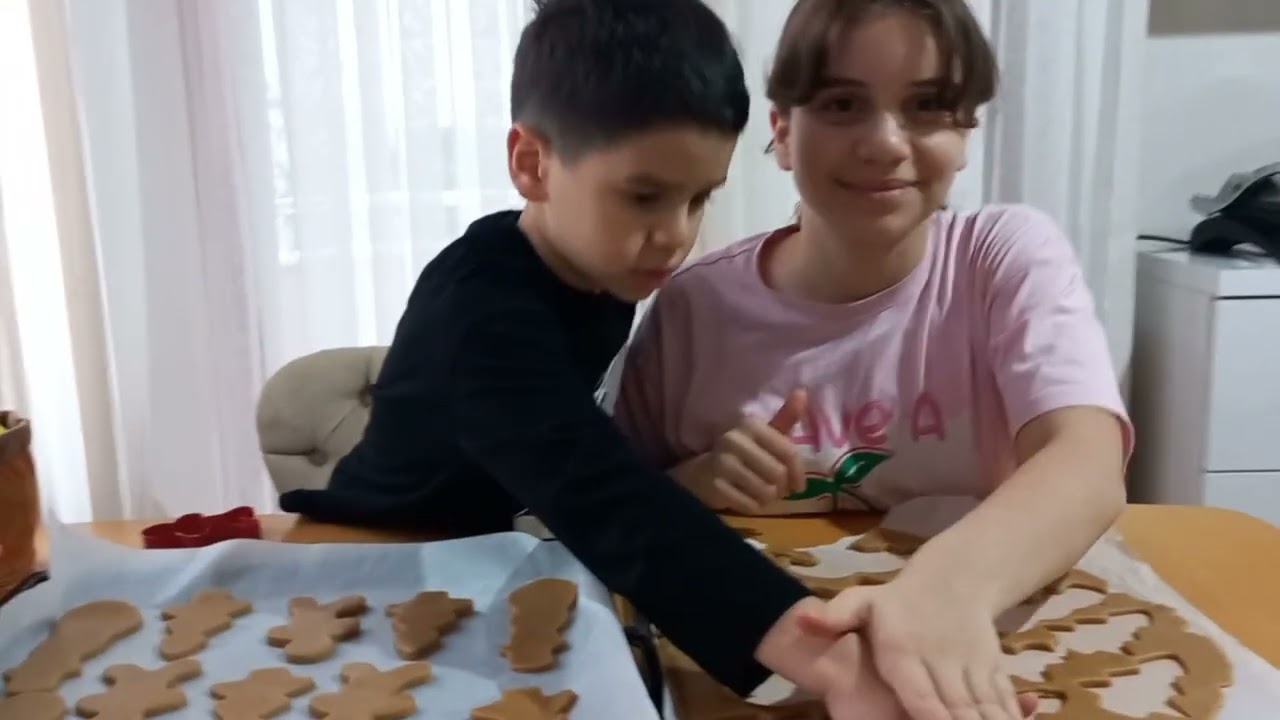 Мы испекли рождественское печенье. #пряничныйчеловечек #рождество #челлендж #вирусное