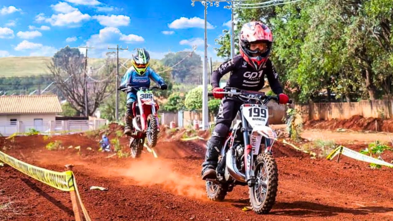 ELE TENTOU ME ULTRAPASSAR NESSA CORRIDA...