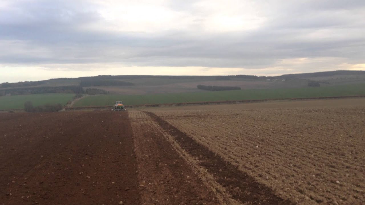Fendt 828 and Amazone drill