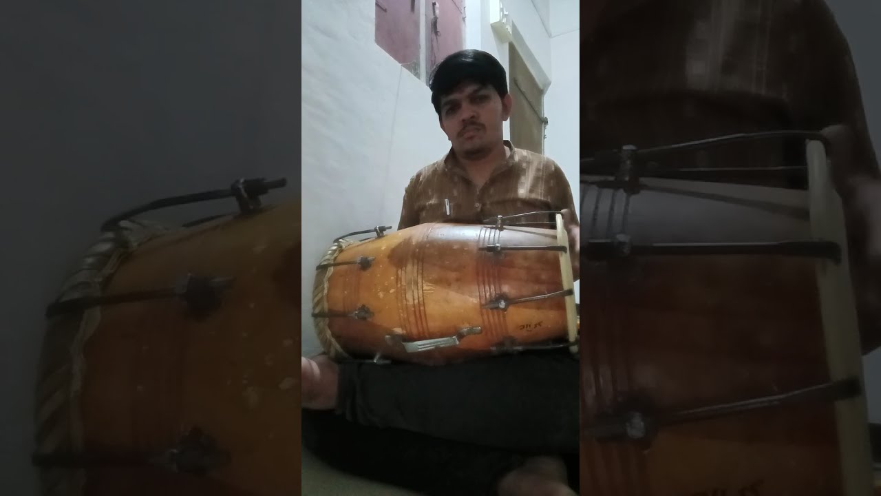 Mithe ras se bhari Radha Rani lage!मीठे रससे भरी राधा रानी!Dholak !Viral!Likecommentshare subscribe.