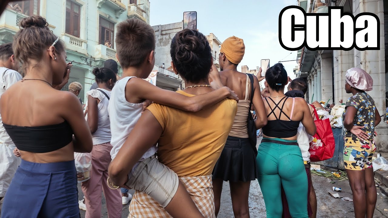 What They DON'T Tell You About Walking in Havana