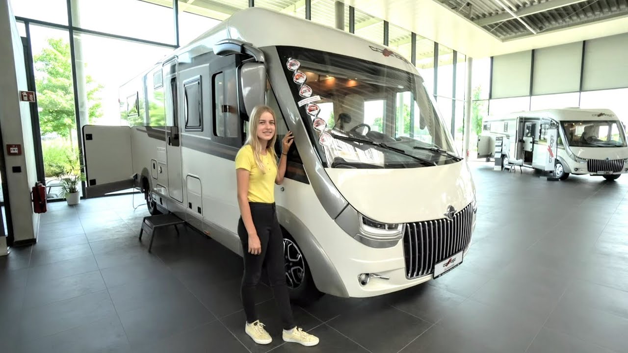 Neue Wohnmobile 2022: Carthago 2022 Chic C Line 5.3 QB SL Celina passt komplett in den Zwischenboden