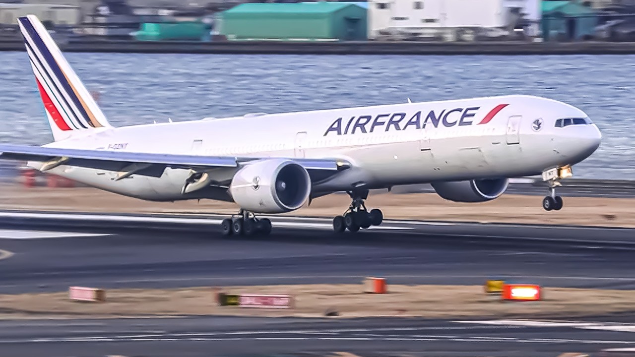 30 MINS IN NON STOP PLANE SPOTTING at HANEDA AIRPORT [HND/RJTT]