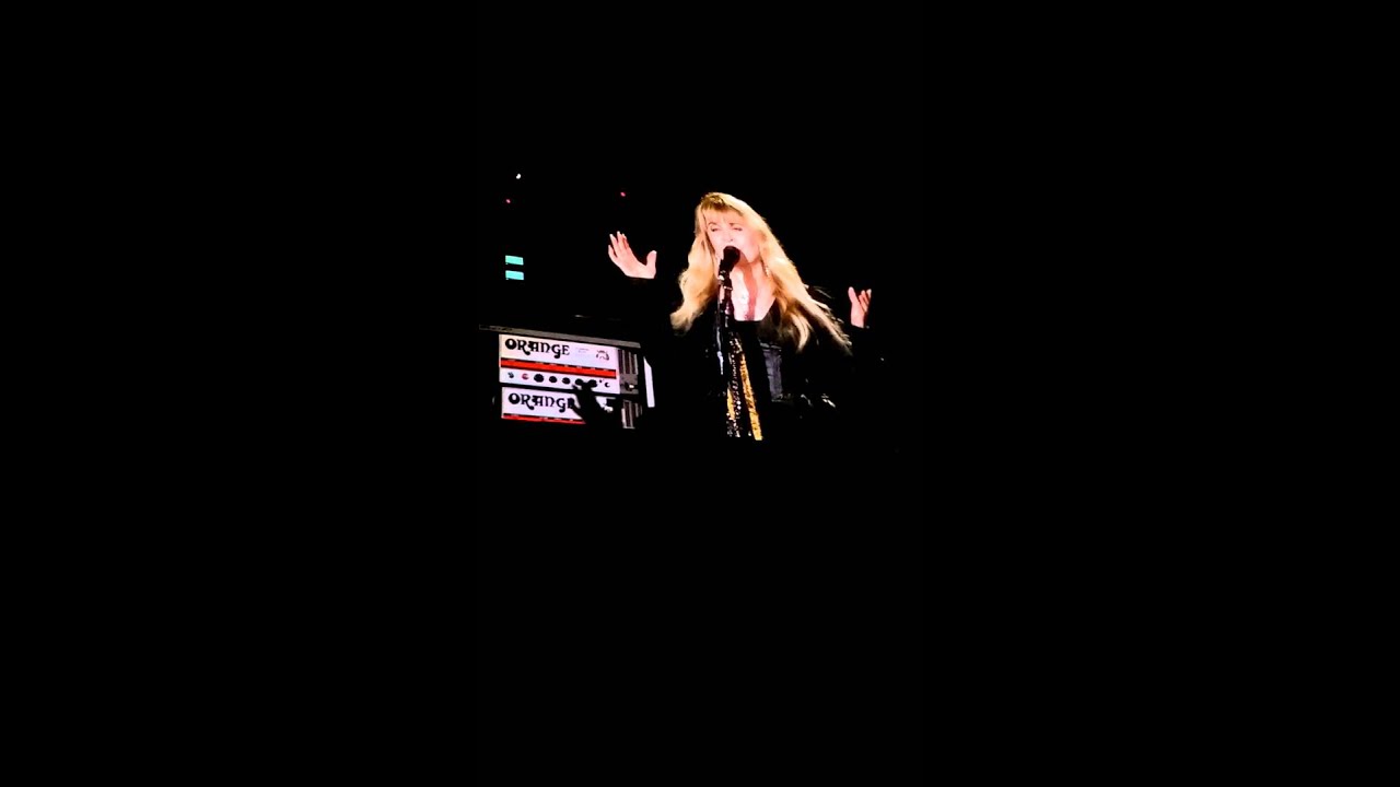 Fleetwood Mac - Landslide - Live in Birmingham