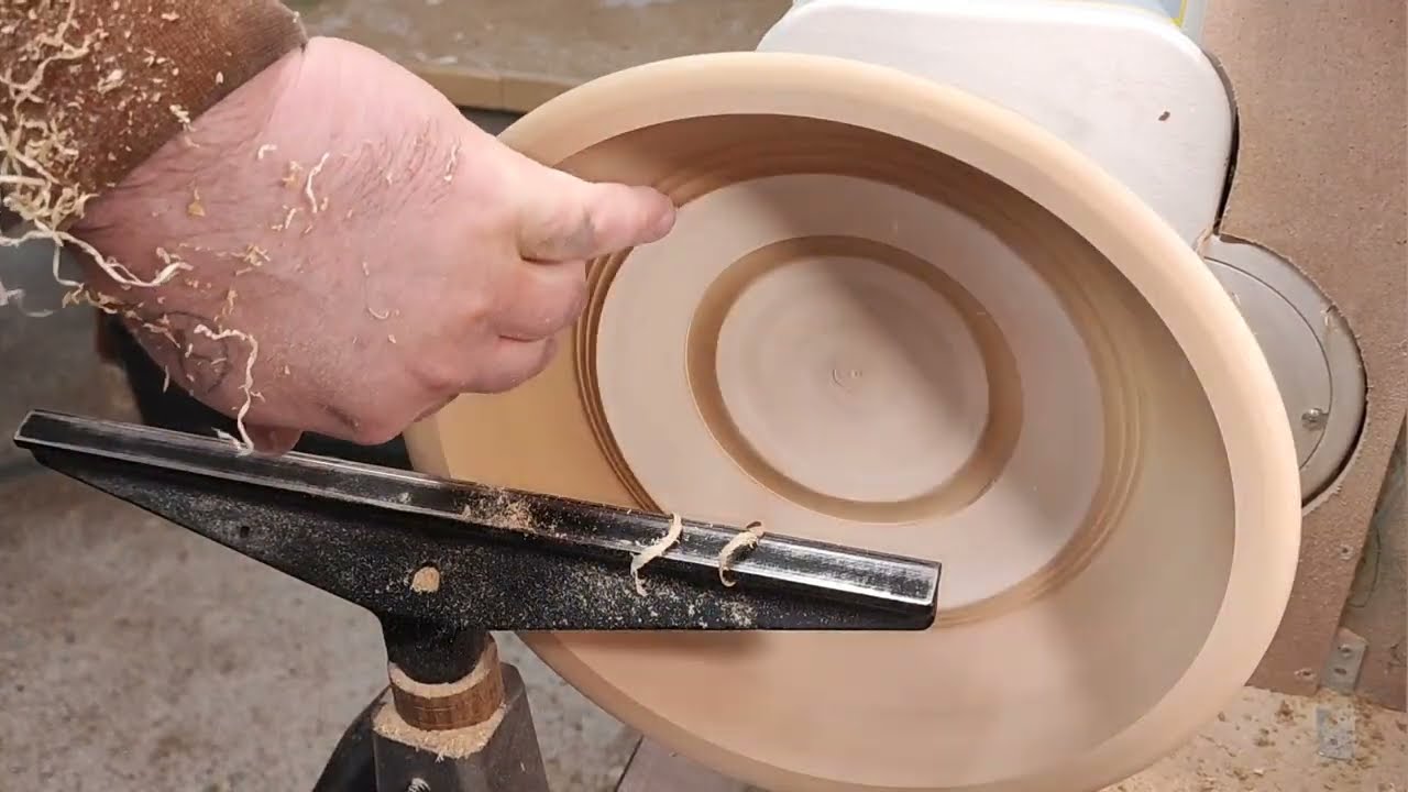 BIG AWSOME WOODEN BOWL