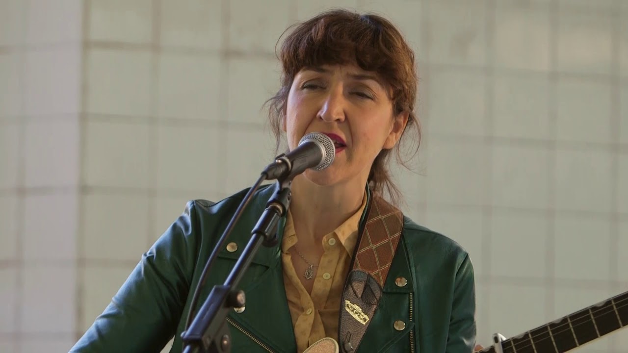 PAULINE EN LA PLAYA  en concierto. Gijon Sound Festival.