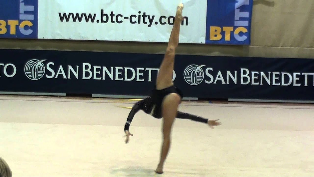 Daria Kondakova RUS hoop MTM 2012