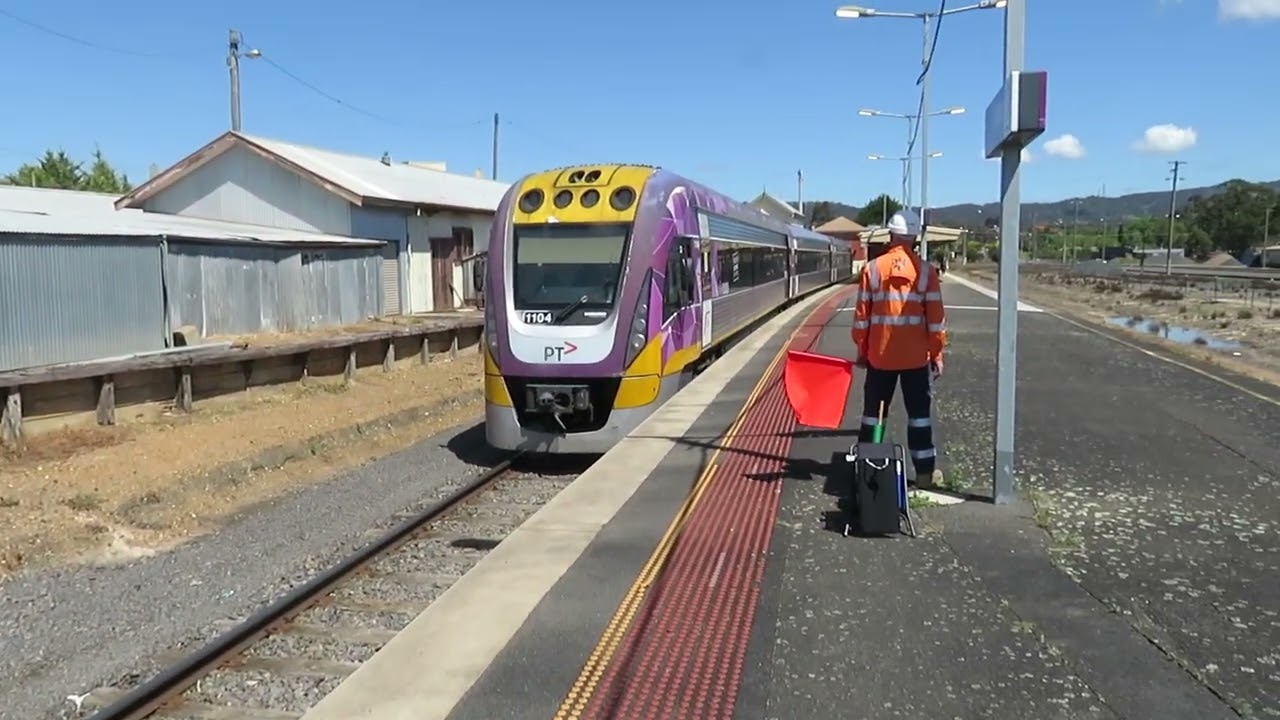 Melbourne to Ararat and Horsham by Train and Bus. John Coyle video.