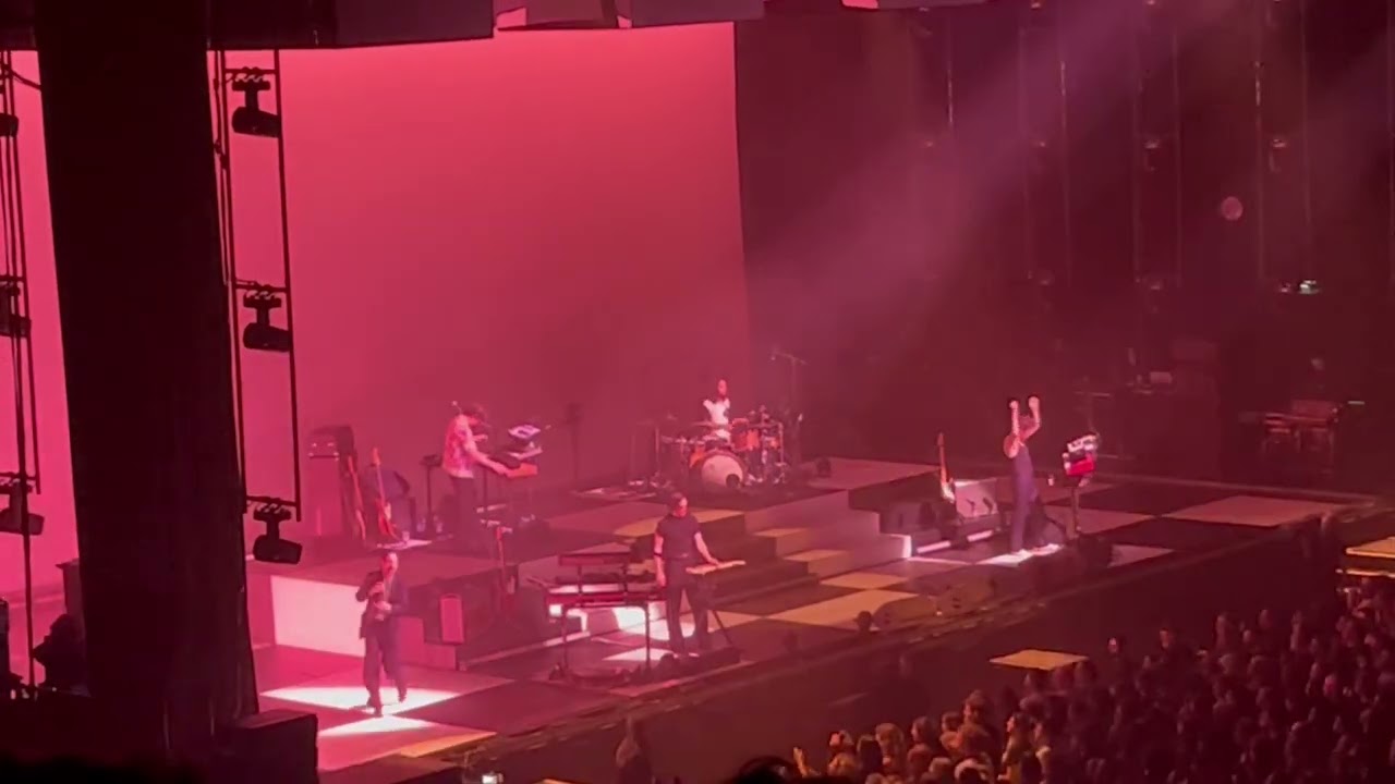 FEU! CHATTERTON - Monde nouveau - Accor Arena - 10 février 2026