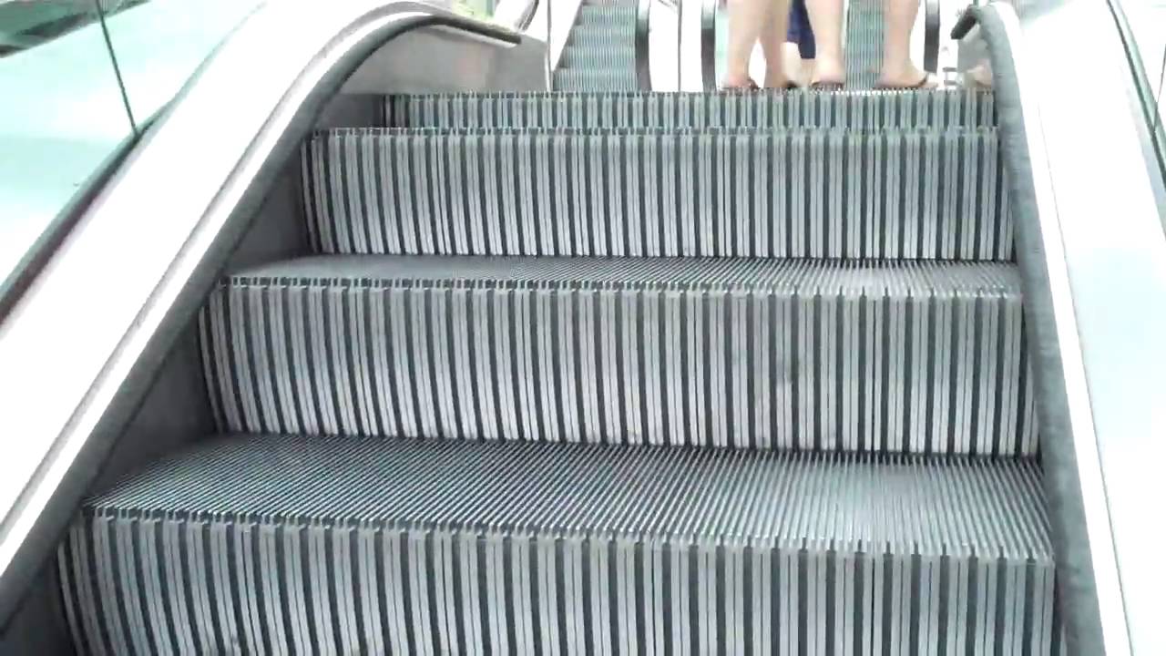 Attleborough, MA.: Montgomery Mall Escalators (Sears) @ Emerald Square Mall