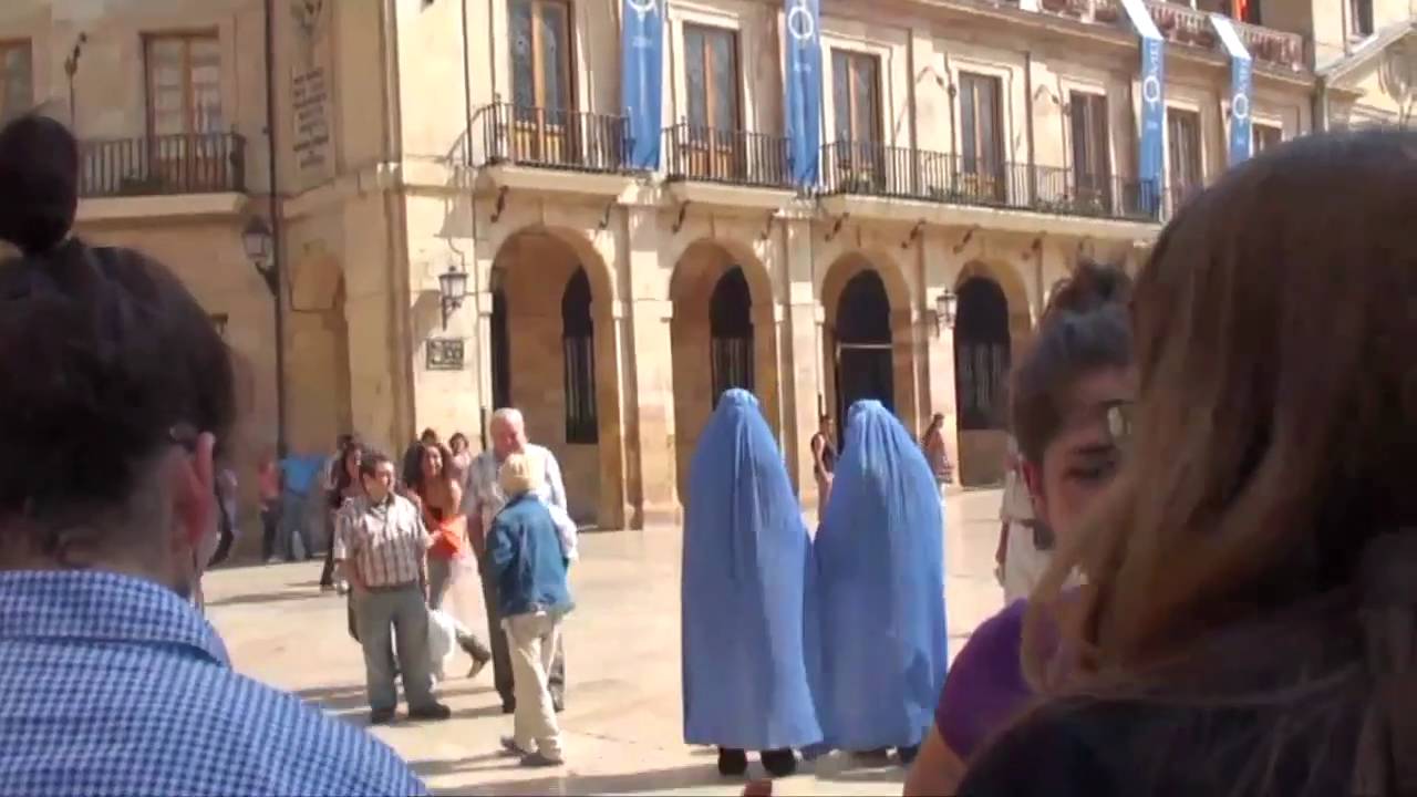 Burkas en el fontán