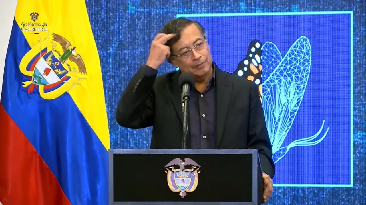 EN SHOCK ¡Lo Aplaudieron! IMPRESIONADOS Intelectuales y Académicos allí Presentes por esta ¡CÁTEDRA!