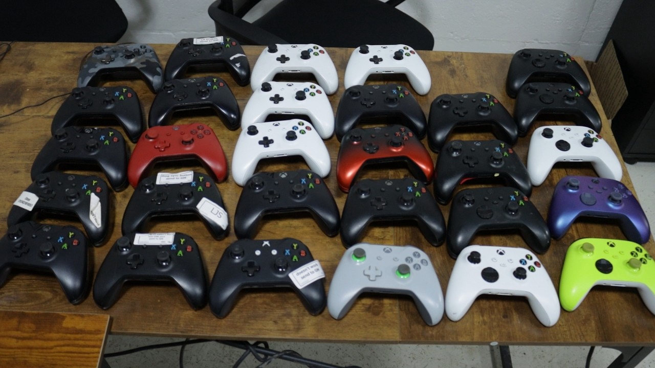 We bought 29 Broken Xbox Controllers, Can We Fix Them?
