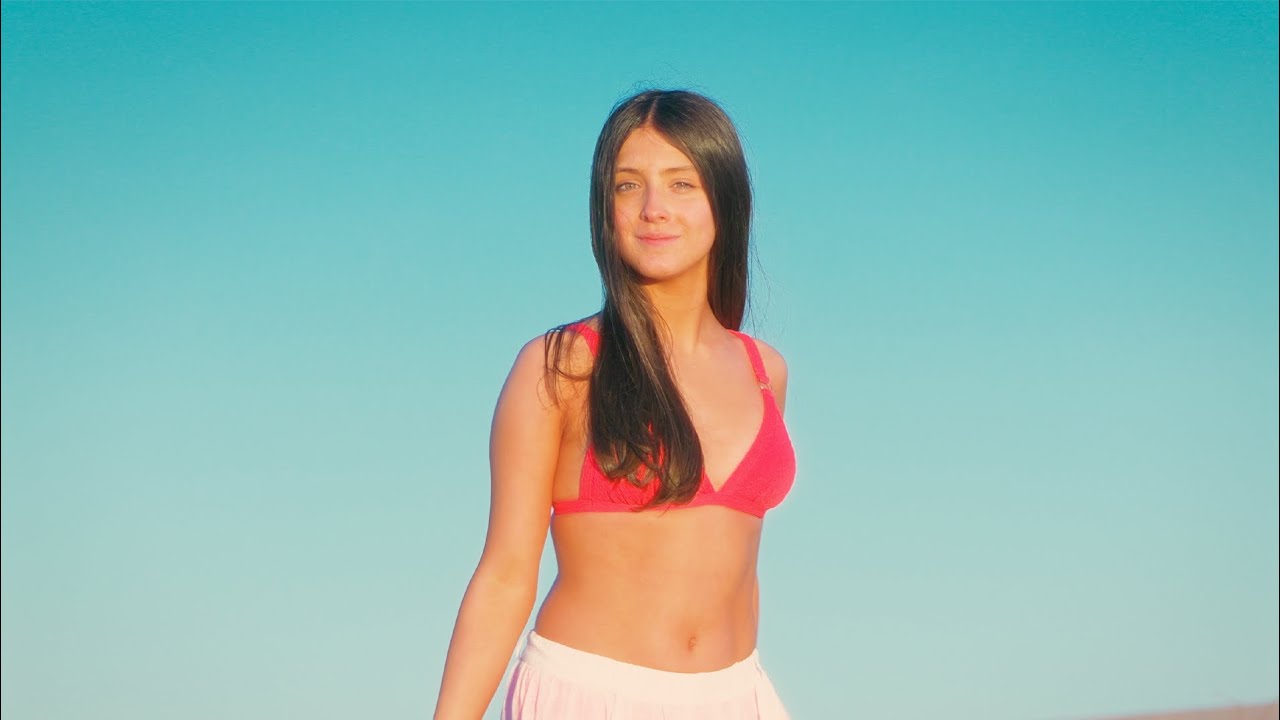Mia Morejon - ARENA Y SOL