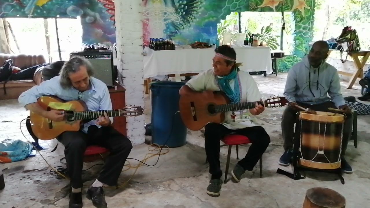 No hay nada como una mujer.  Interpretación del Taita Gregorio Castro y el maestro Diego Bonilla
