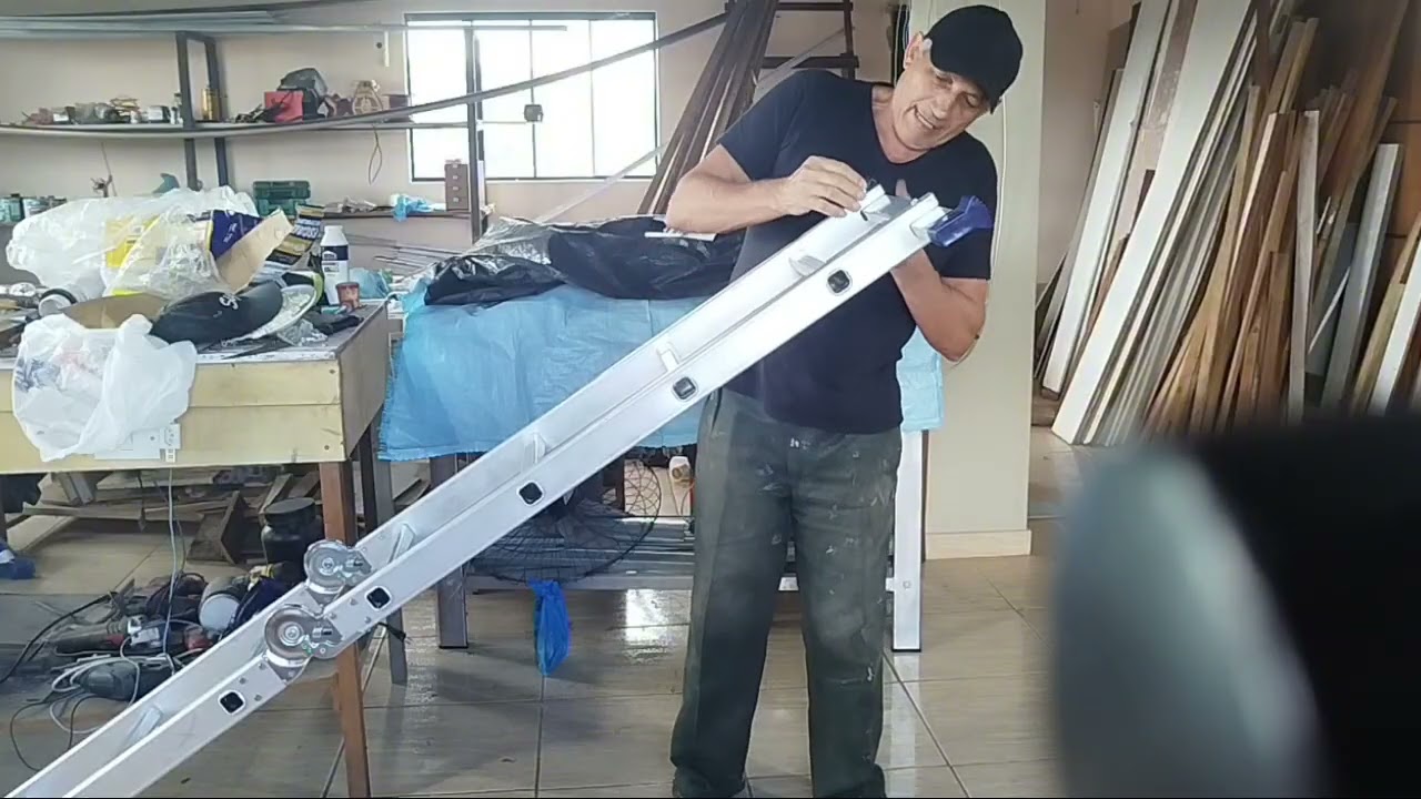 Montando uma escada de alumínio 16 degraus multe função