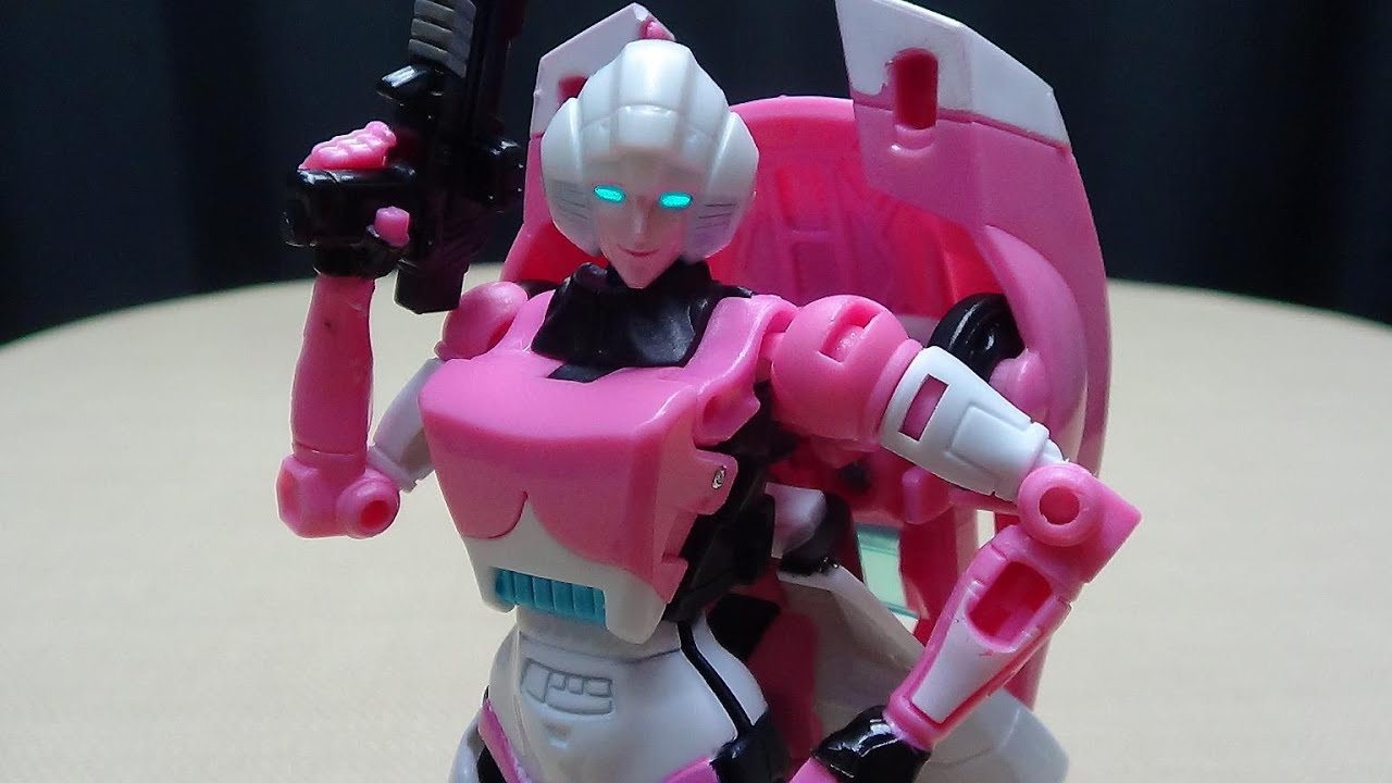 Generations Deluxe ARCEE: EmGo's Transformers Reviews N' Stuff