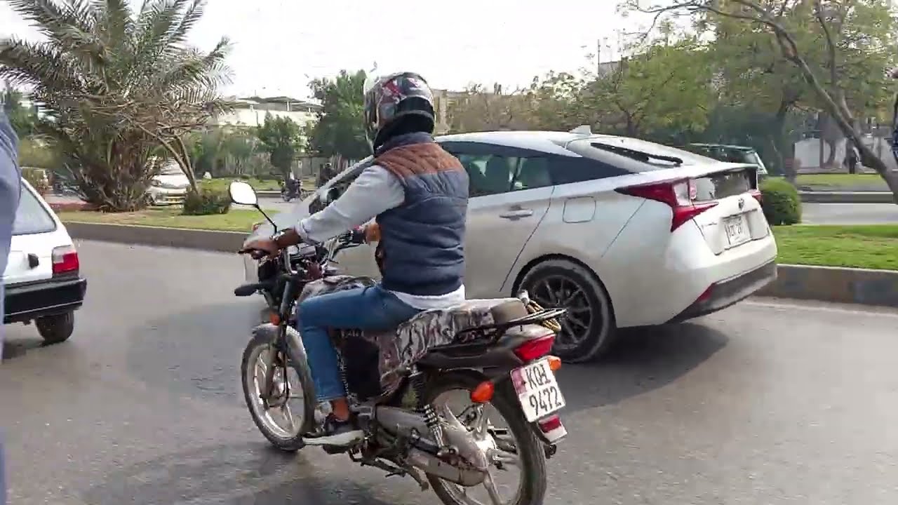 Shahra-e-Faisal to Akhtar colony signal road tour | Karachi road tour 
