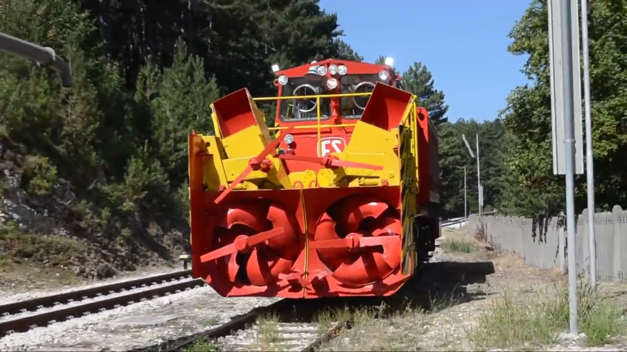 TURBINA SPAZZANEVE S244 001 BEILHACK SULLA TRANSIBERIANA D'ITALIA (FERROVIA SULMONA-CARPINONE)