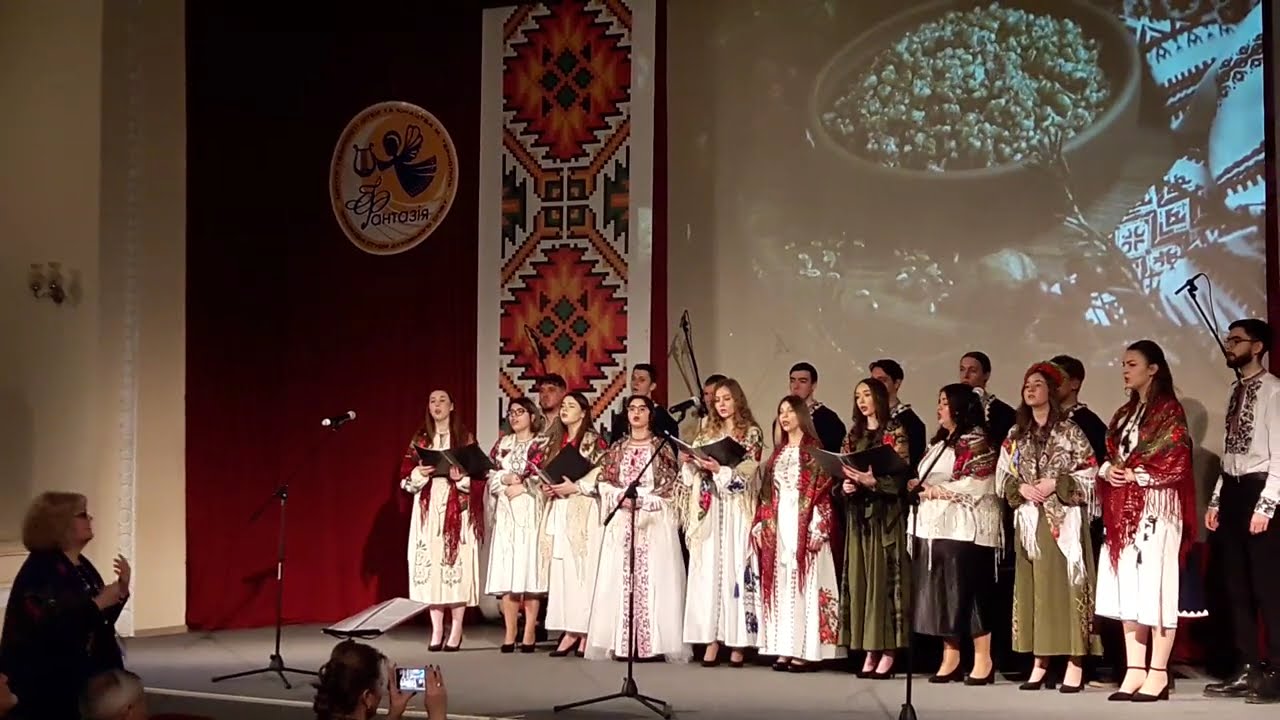 Колядка «Роди, Боже, жито». Хор «Молодіжний» ТНПУ (керівниця — Галина Місько)