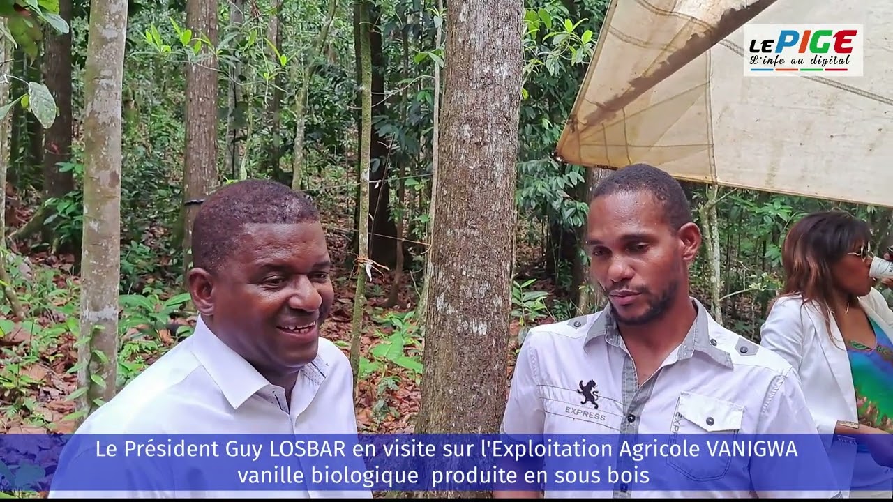 Guy LOSBAR en visite sur l'Exploitation Agricole VANIGWA vanille biologique produite en sous bois