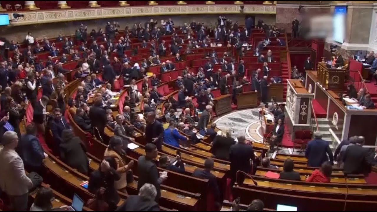 Бюджетный тупик во Франции: риск вотума недоверия