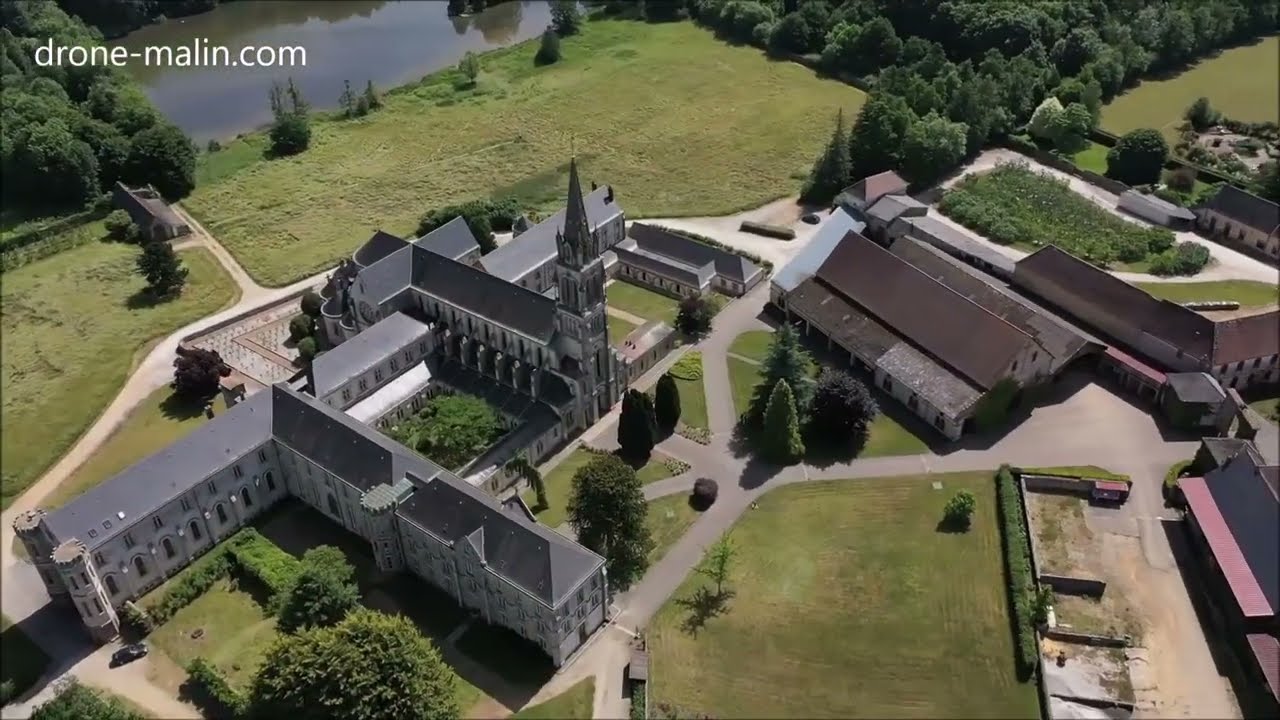Visite en drone de l'Abbaye de la Trappe dans l'Orne en Normandie