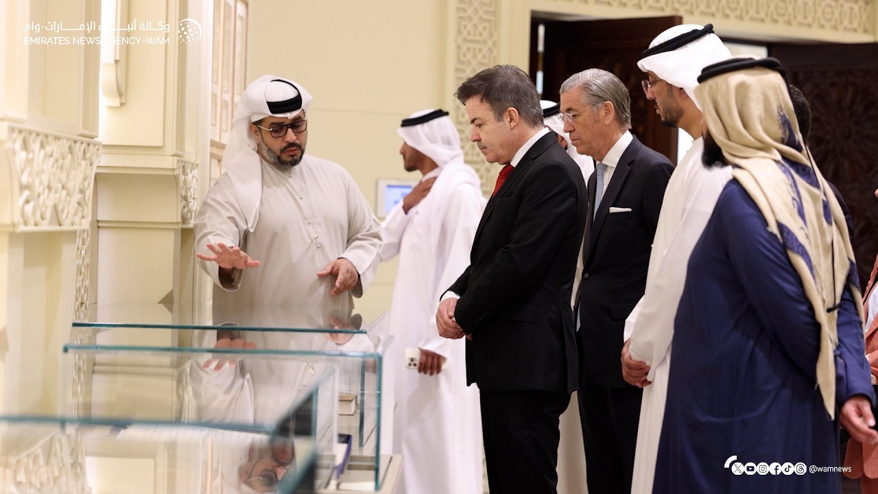 وزير دولة للشؤون الثقافية في البرتغالي مجمع القرآن الكريم بالشارقة صرح ثقافي عالمي