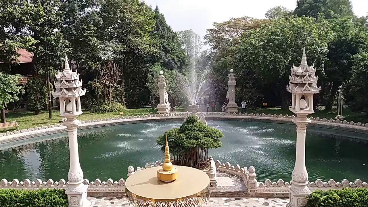 Chua Buu Long / Buu Long Buddhist Temple, Vietnam