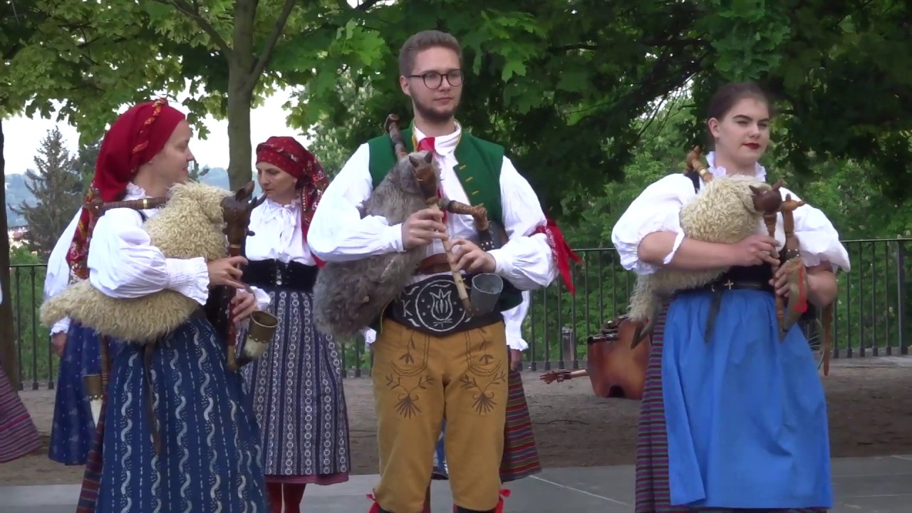 Jihočeský soubor  ÚSVIT - Č. Budějovice (Doublebsko) / XX.Národopisná slavnost, Musaion Praha